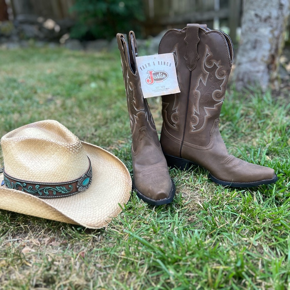 Justin Brown Cowboy Boots and Straw Hat